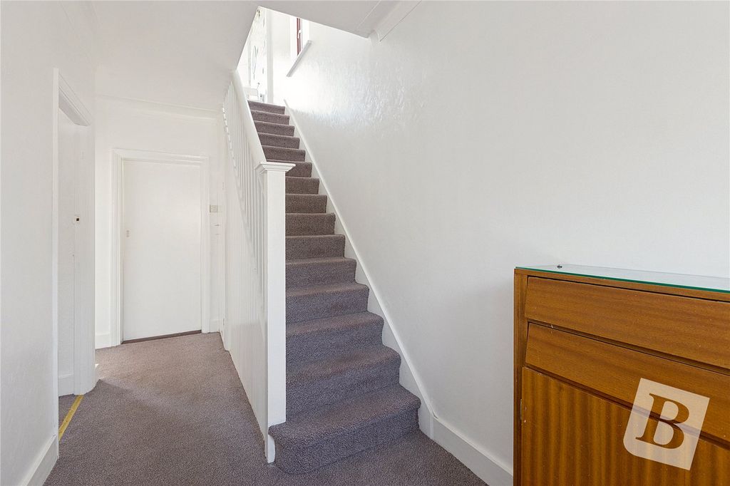 Property photo 2 of 13 Hallway