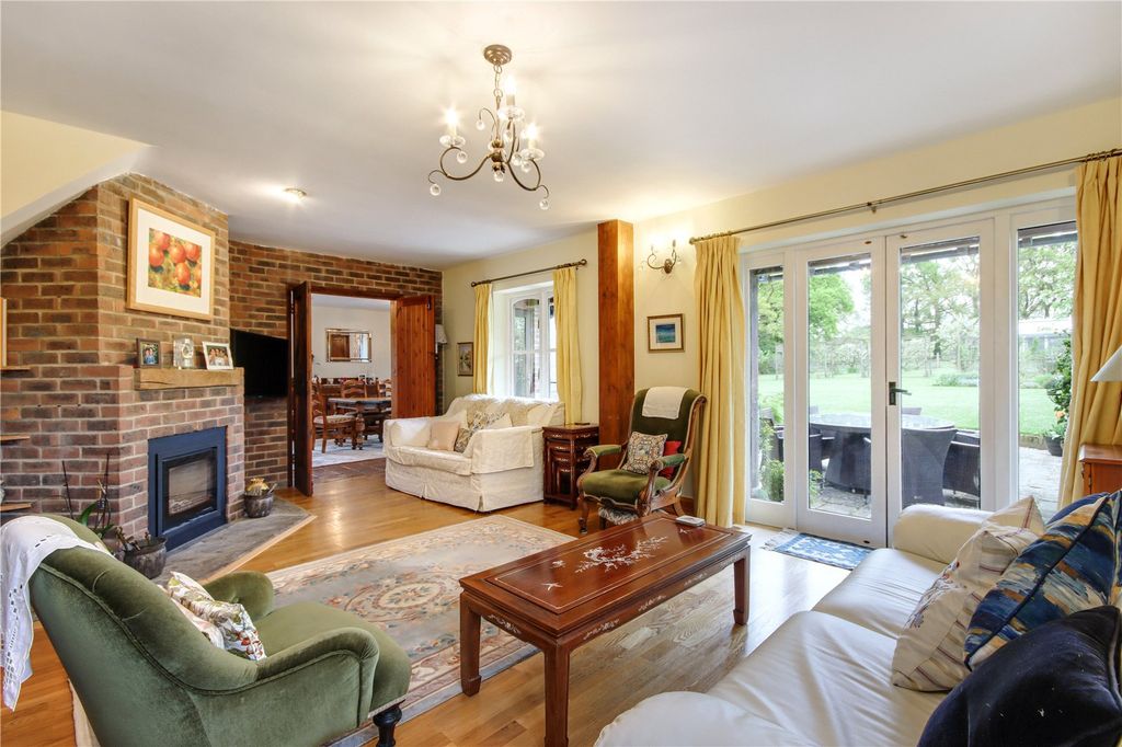 Property photo 2 of 14 Sitting Room