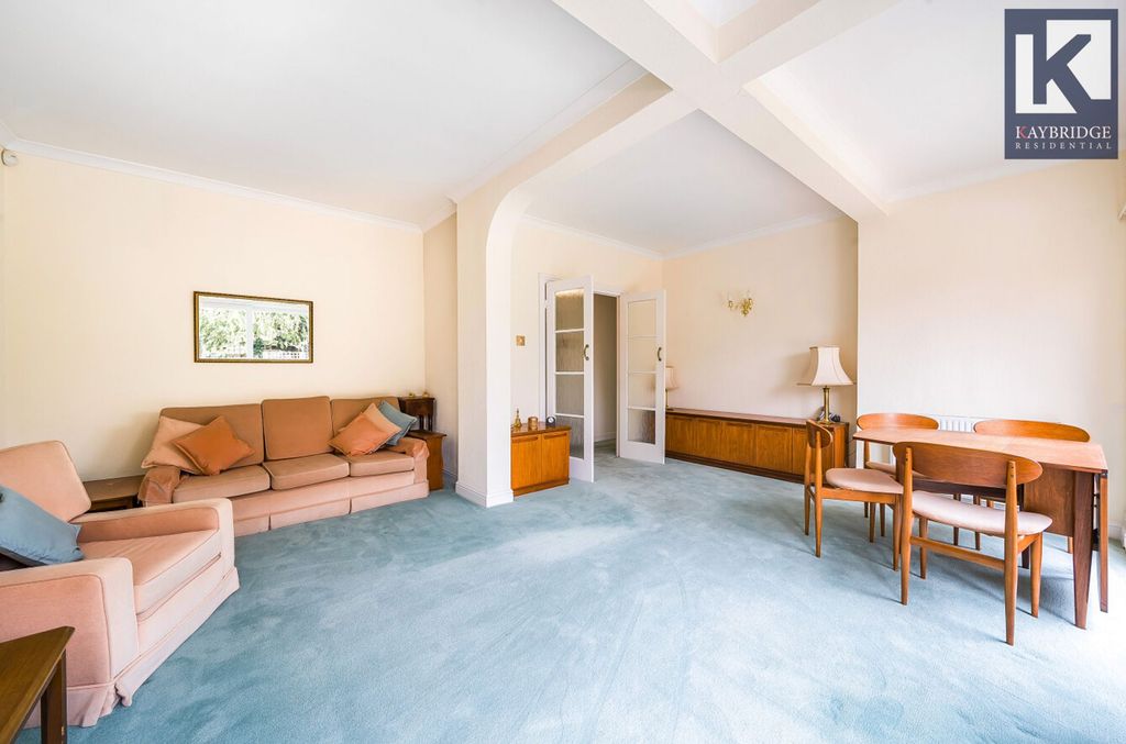 Property photo 3 of 15 Firswood Avenue, Epsom