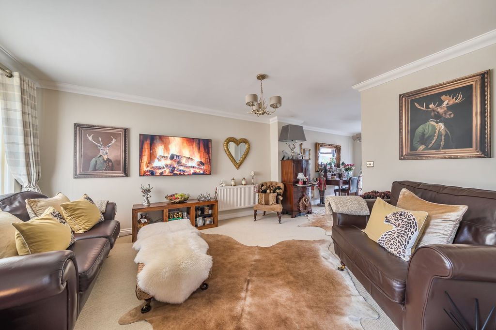 Property photo 2 of 19