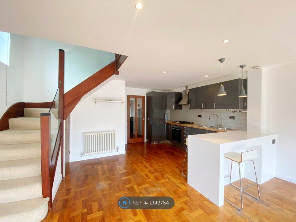 Property photo 2 of 13 Kitchen / Dining