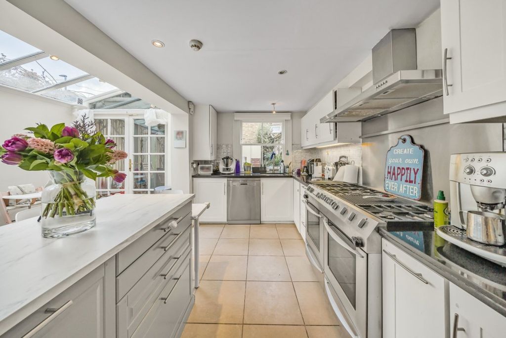 Property photo 2 of 13 5