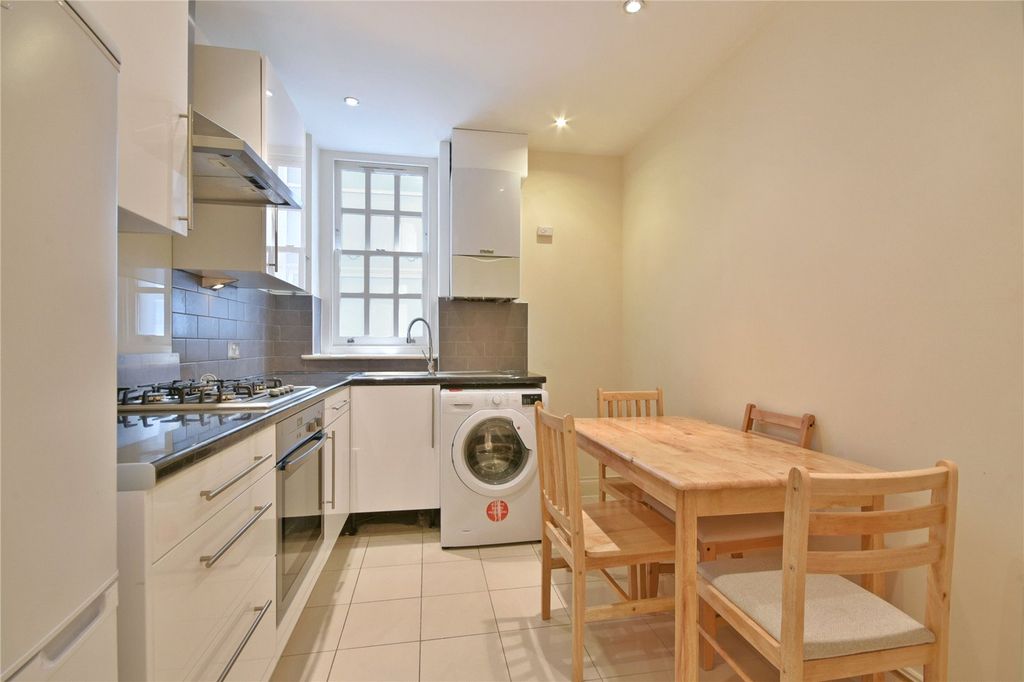 Property photo 2 of 11 Picture No. 17
