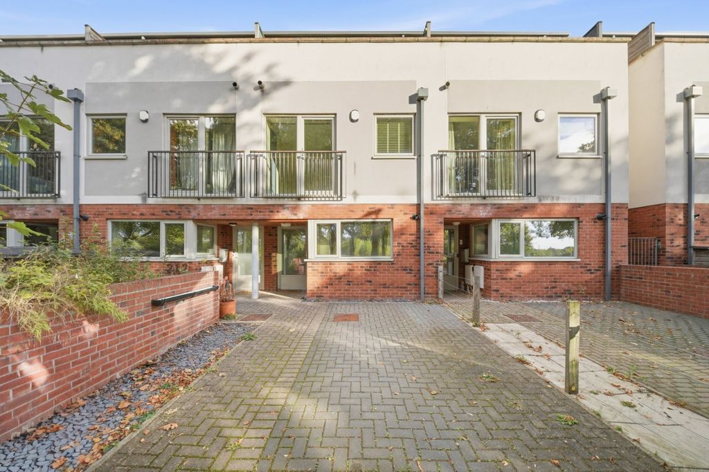 Property photo 1 of 16 Picture No. 05