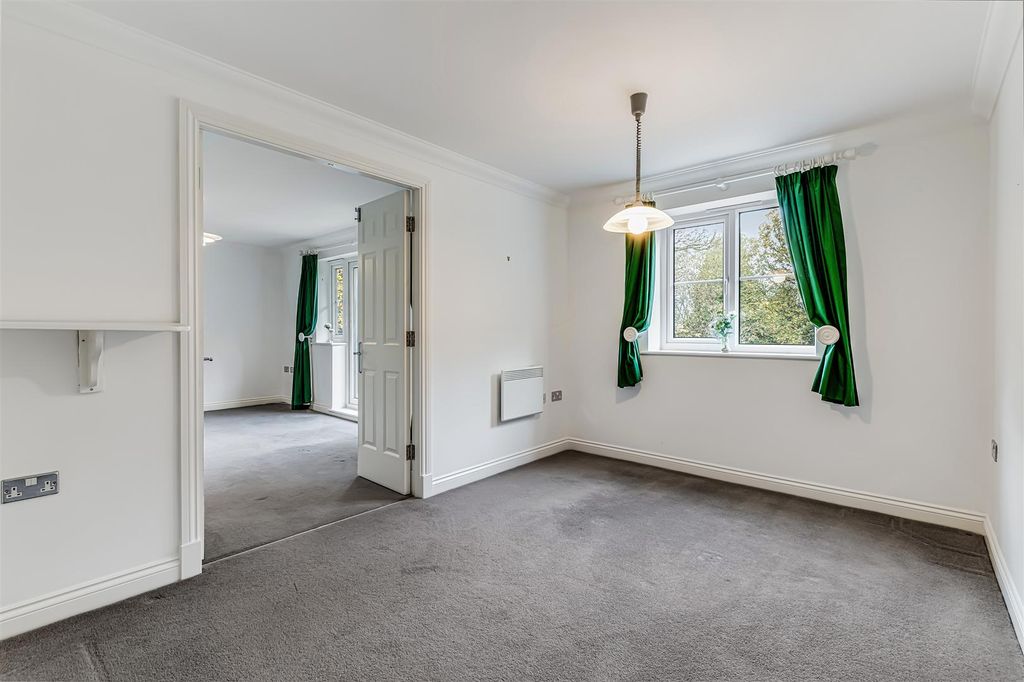 Additional image 5 of 2 bed flat for sale8A Clifton Road, Ben Rhydding, Ilkley LS29