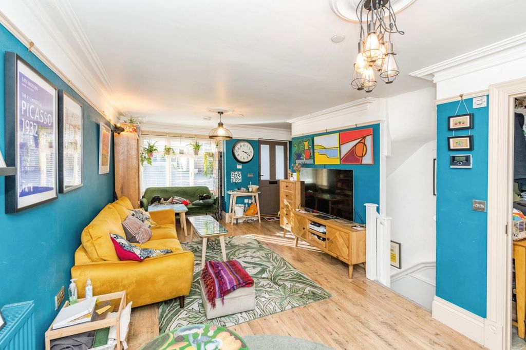 Property photo 3 of 16 Pbox-Img.Jpg