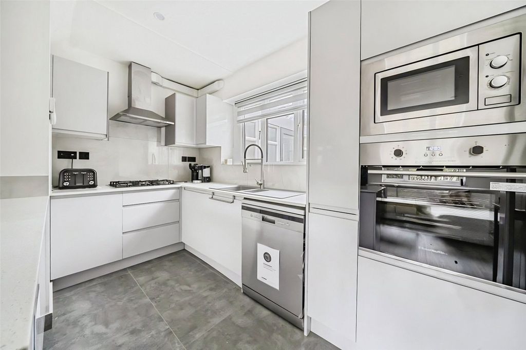 Property photo 3 of 14 Picture No. 11