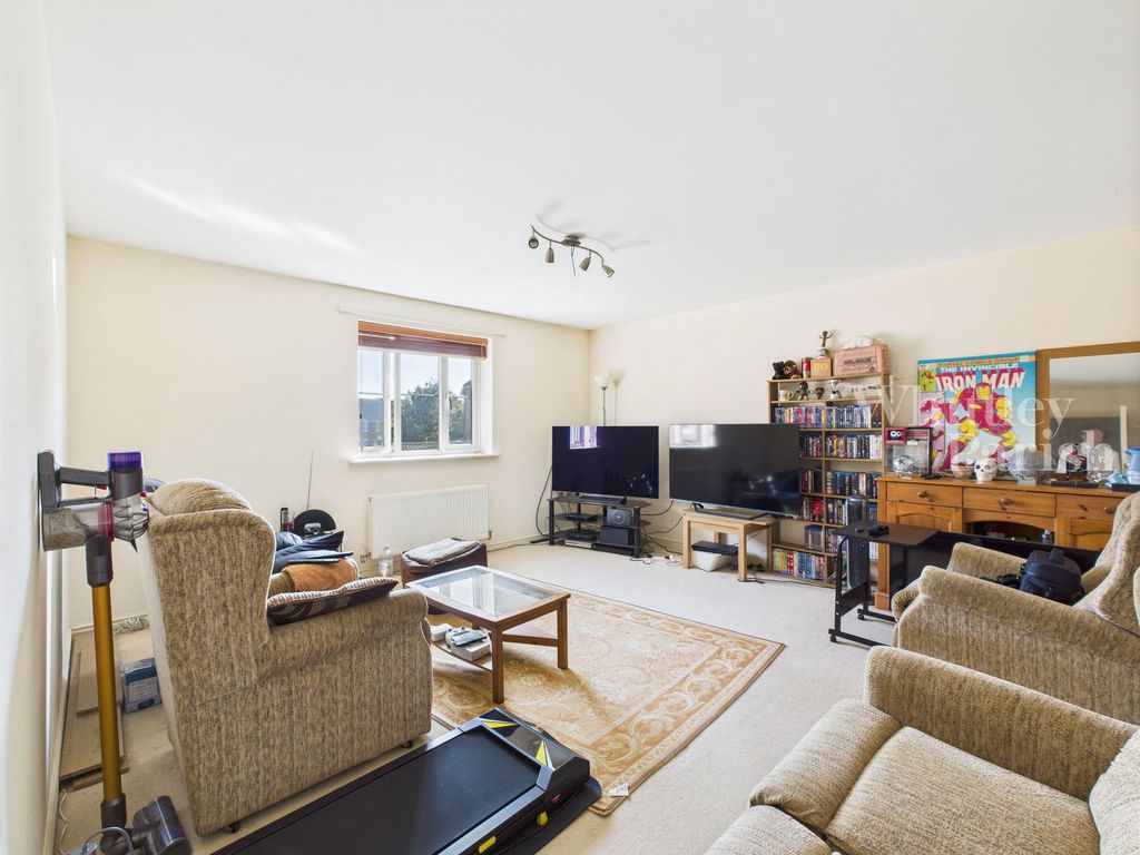 Property photo 3 of 5