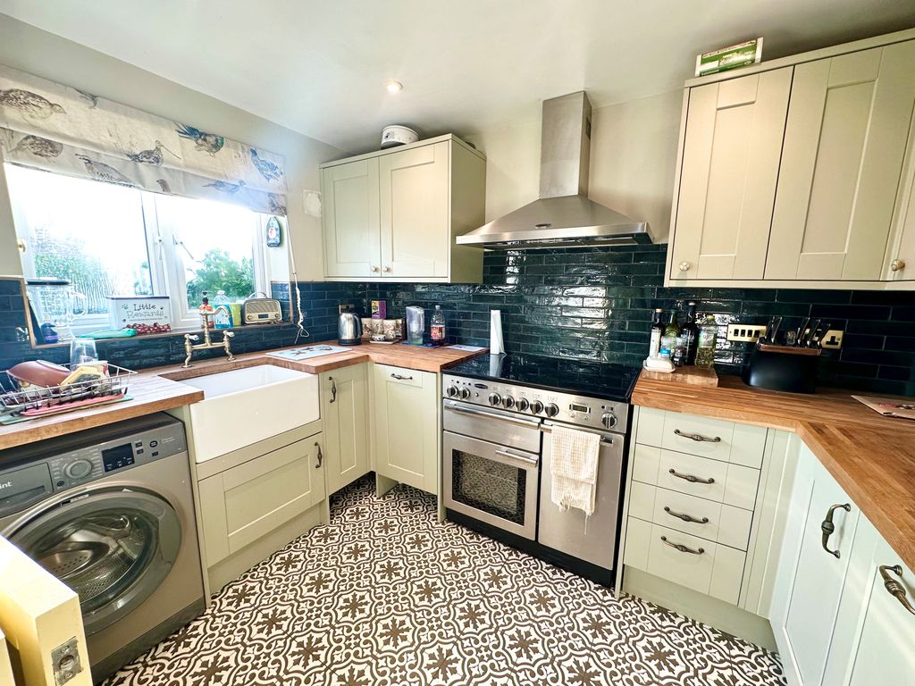 Property photo 2 of 9 Front