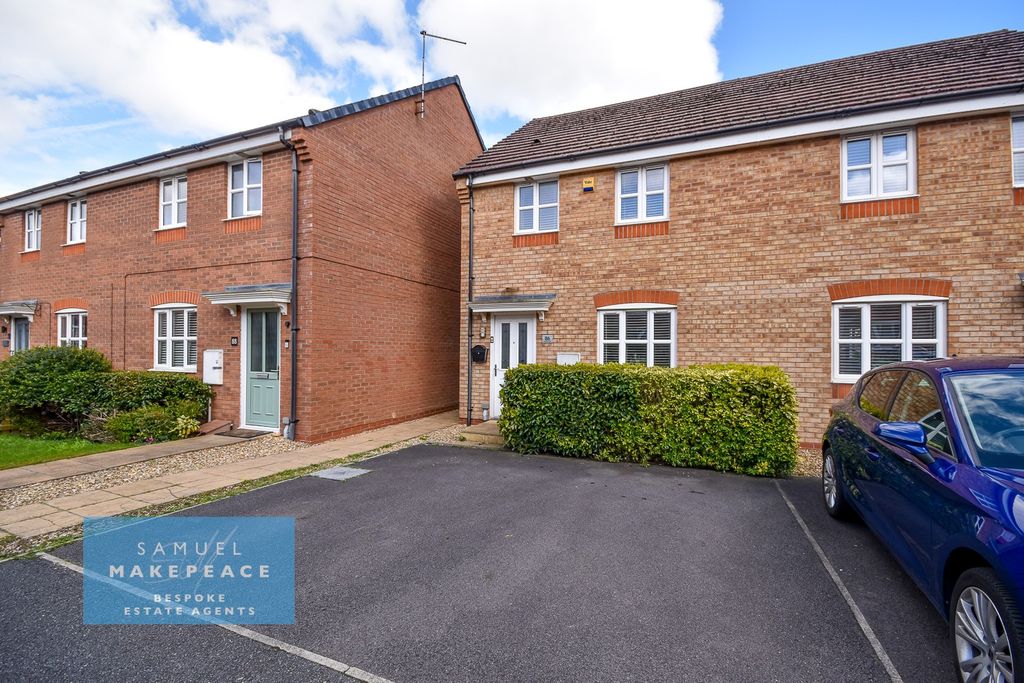 Property photo 1 of 23 Three Bedroom Semi Detached Property With Modern Interiors