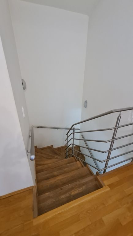 Property photo 2 of 31