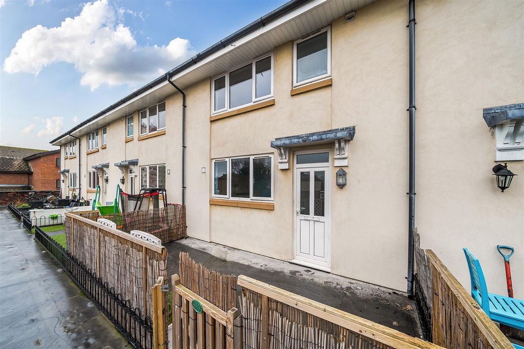 Property photo 1 of 13 Exterior