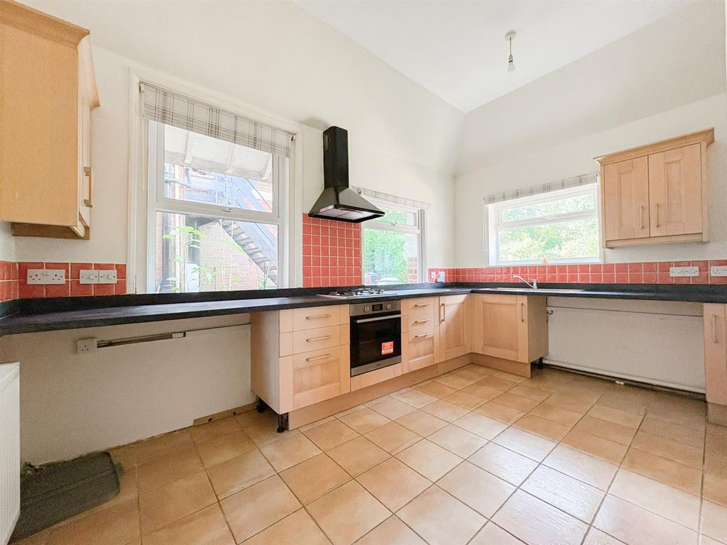 Property photo 2 of 26 Kitchen