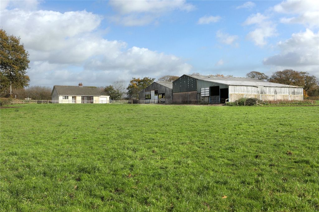 Property photo 3 of 13 Overview