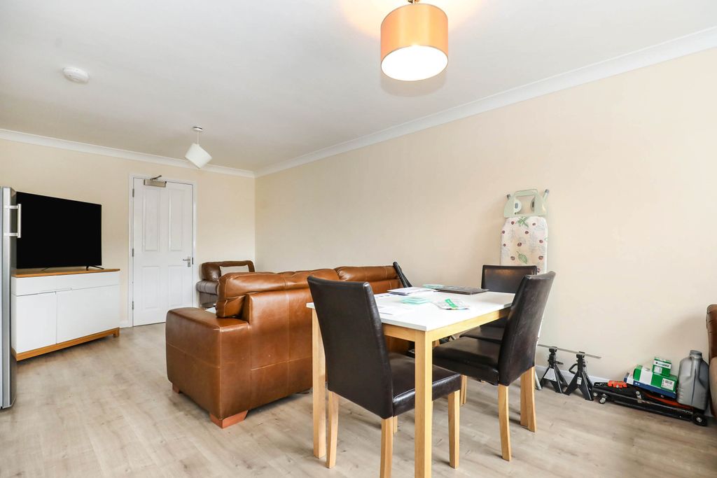 Property photo 2 of 8 2