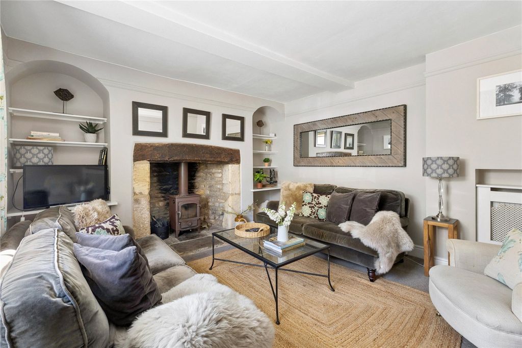 Property photo 2 of 14 Sitting Room