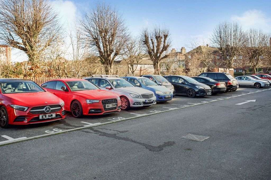 Property photo 2 of 12