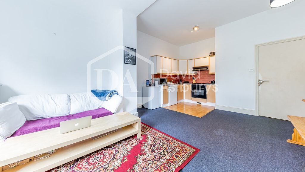 Property photo 2 of 8