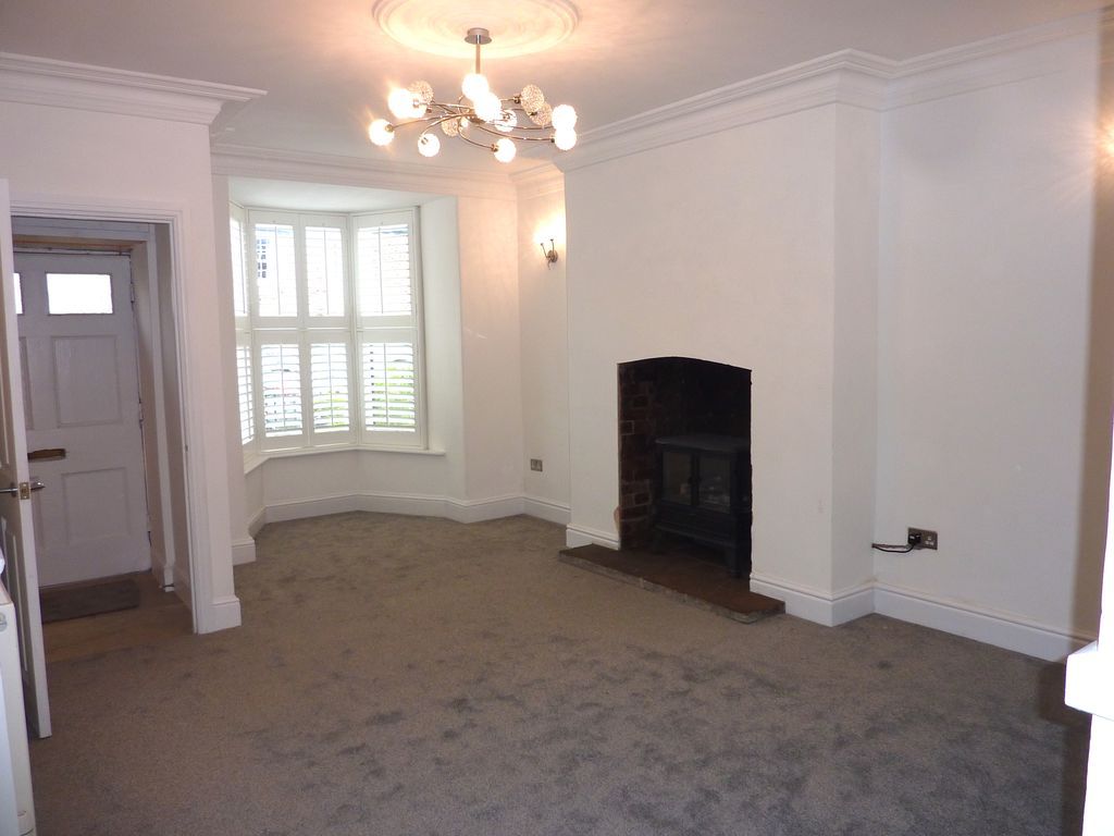 Property photo 2 of 18 Lounge