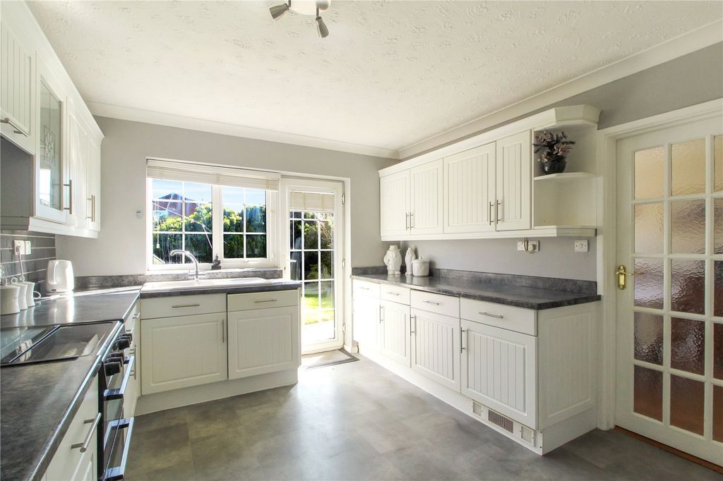 Property photo 3 of 18 Picture No. 12