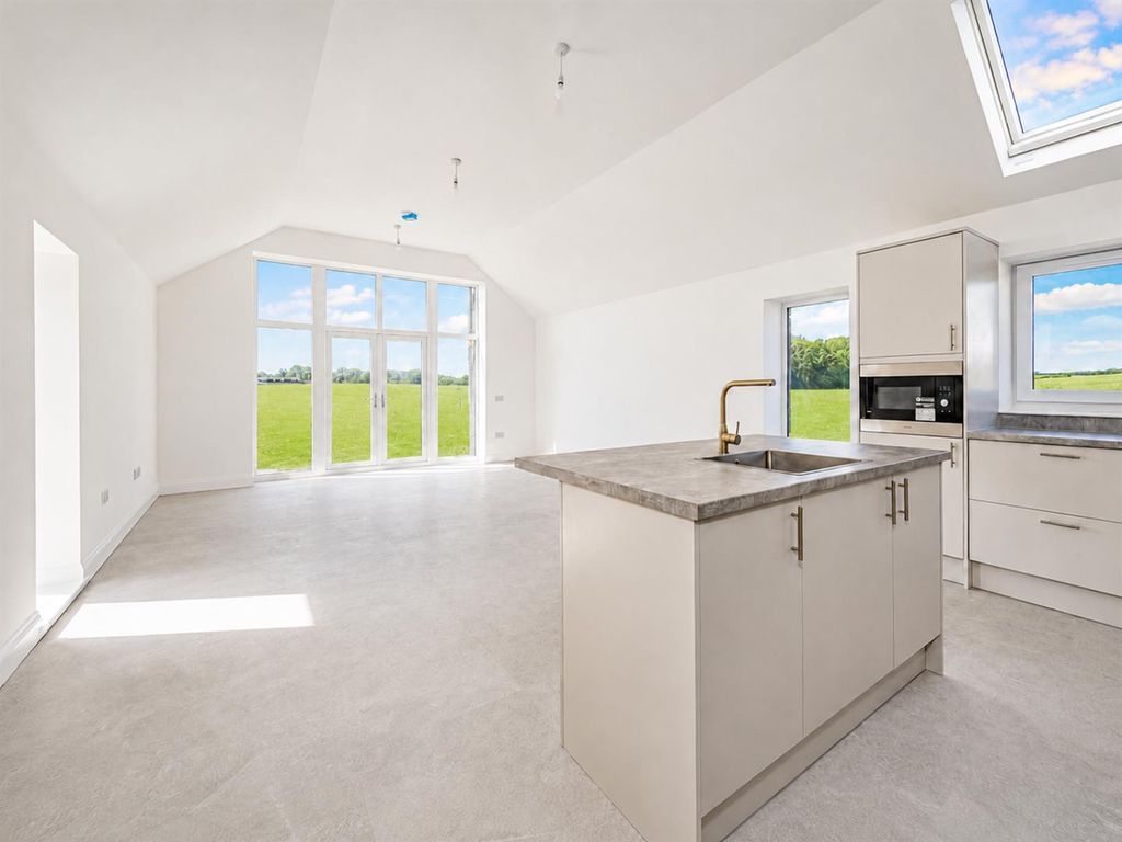 Property photo 3 of 33 Gardyne View-23.Jpg