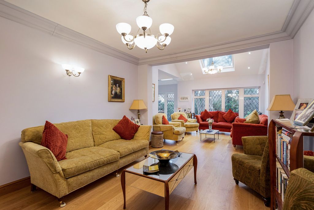 Property photo 1 of 36