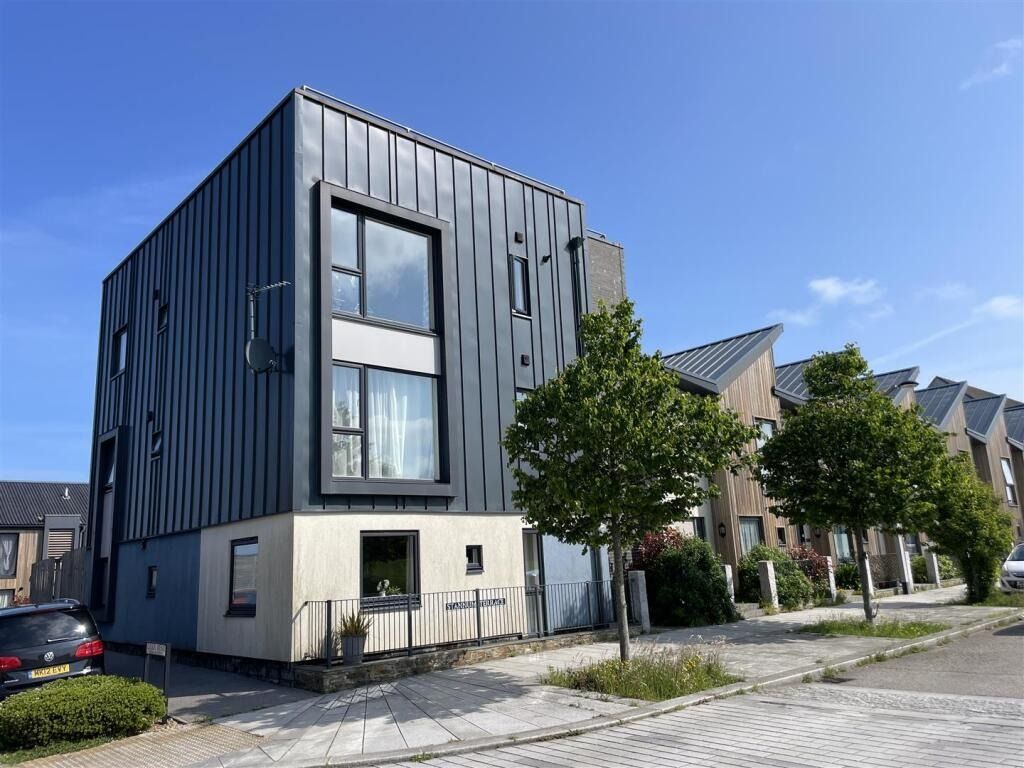 Property photo 1 of 8 4839240