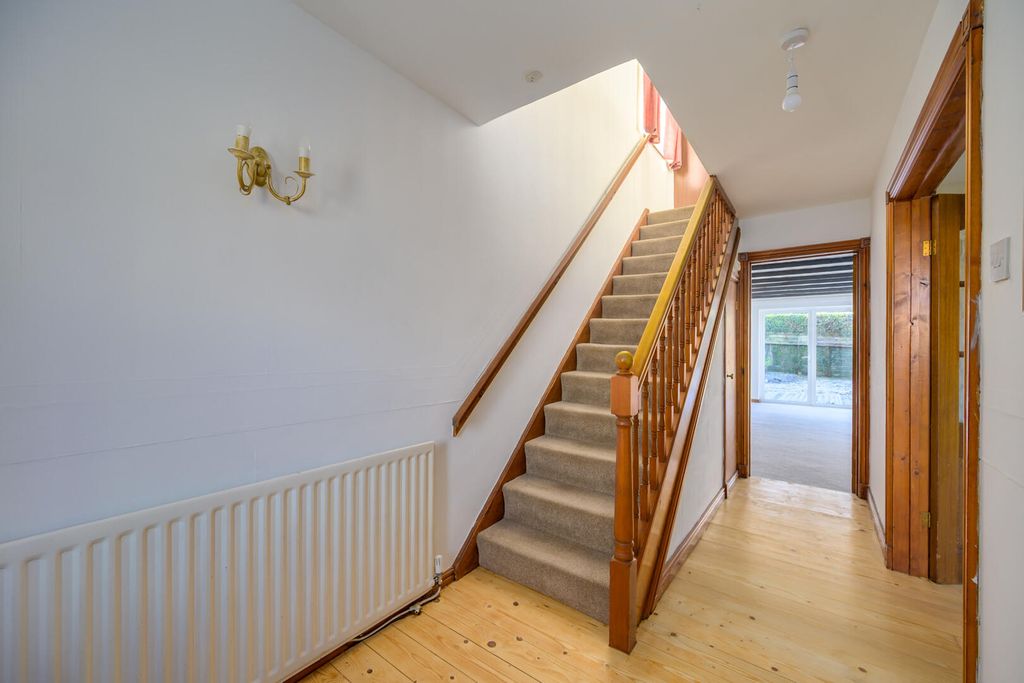 Property photo 2 of 23 Hallway