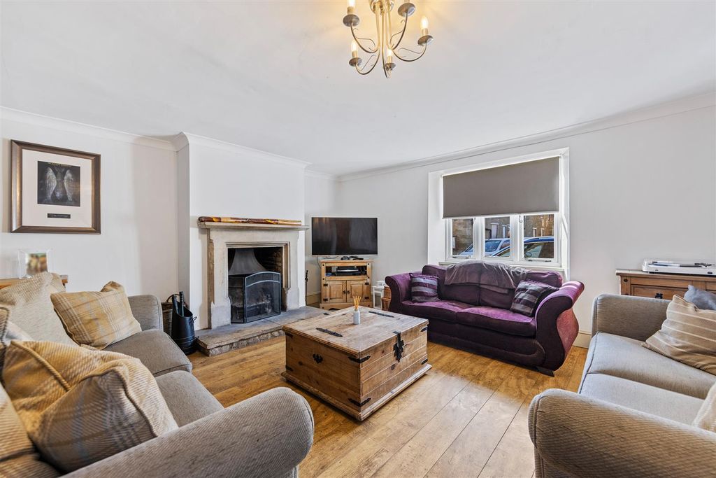 Property photo 2 of 28 18Highstweb09.Jpg