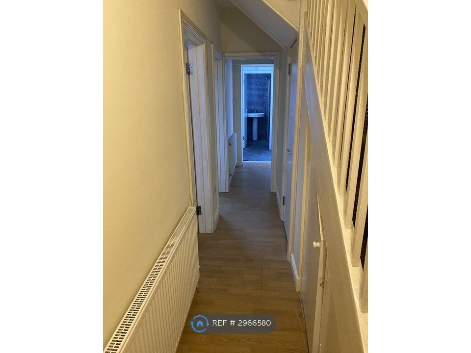 Property photo 3 of 33