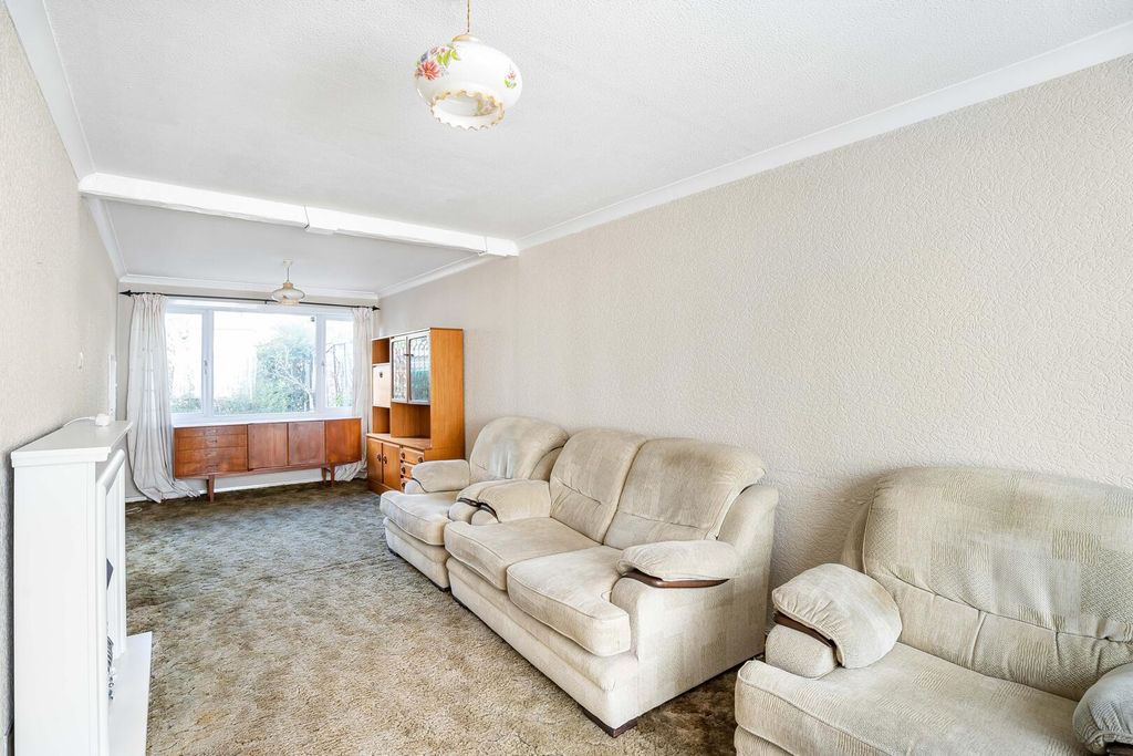 Property photo 3 of 25 Living Room