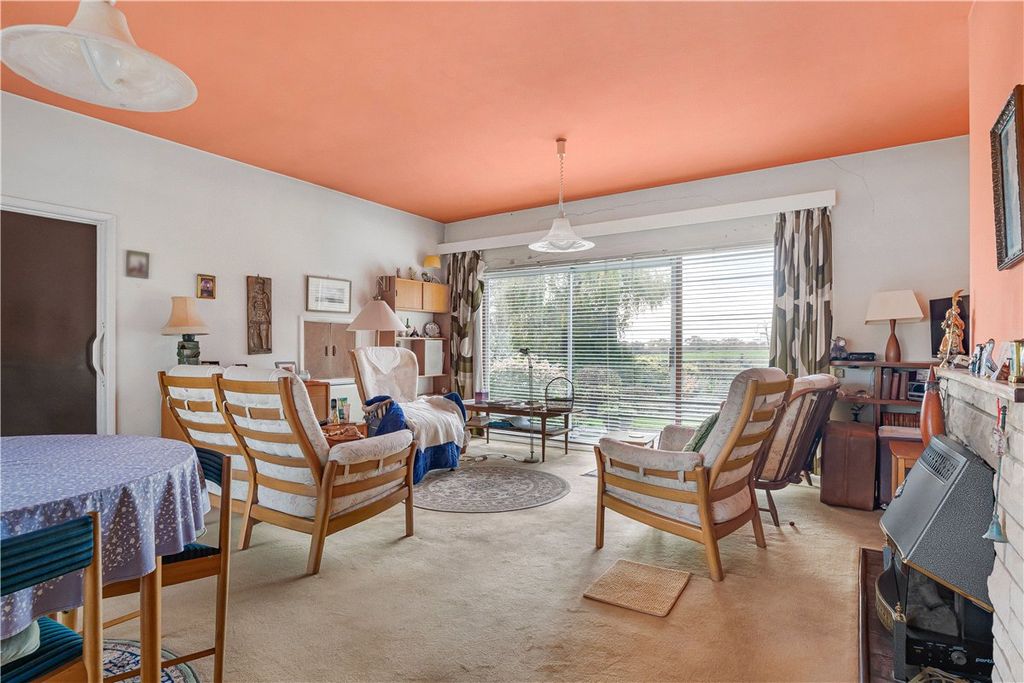 Property photo 3 of 14 Picture 3