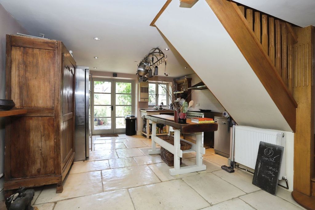 Property photo 3 of 18
