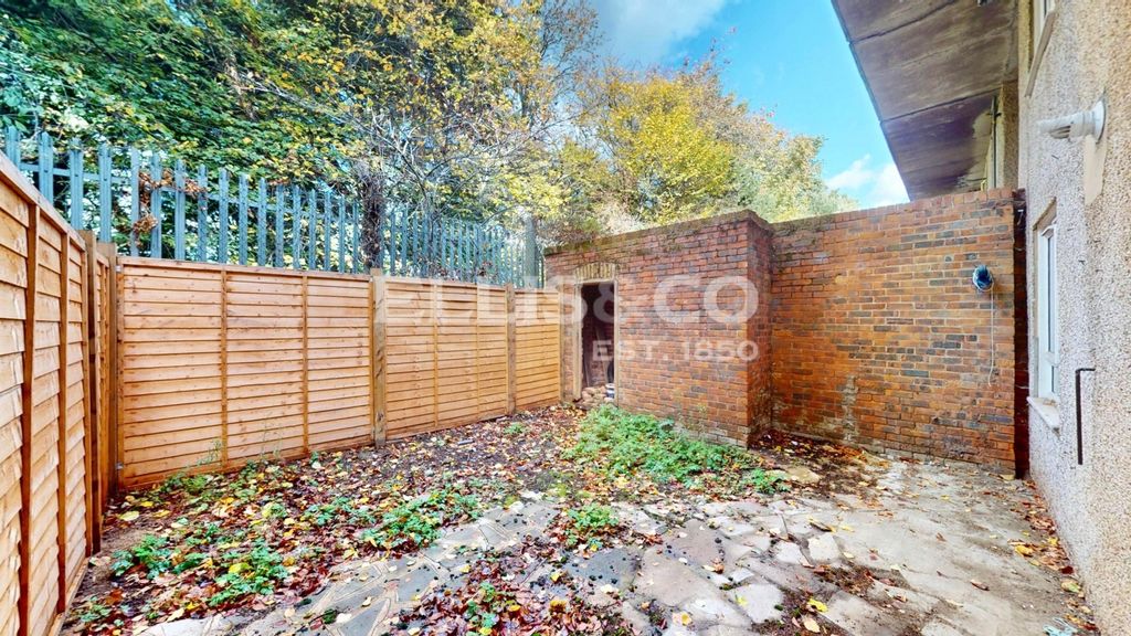 Property photo 1 of 23 Picture No. 10
