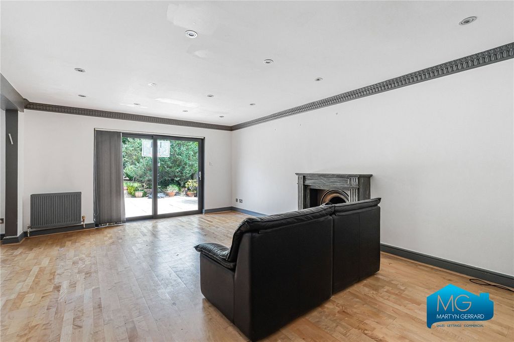 Property photo 2 of 47 Picture No. 59