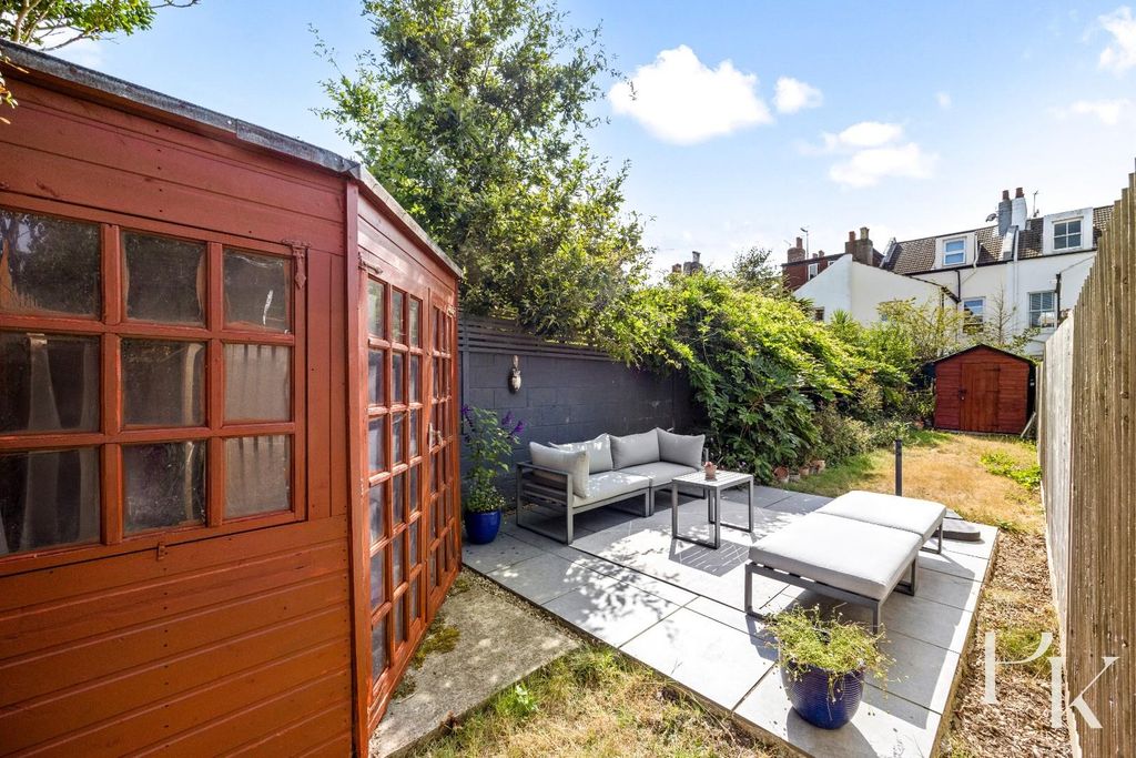 Property photo 2 of 19