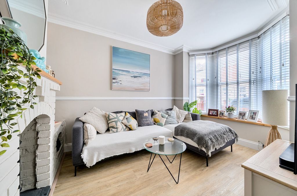 Property photo 2 of 11 1375376-2-6908B4d...