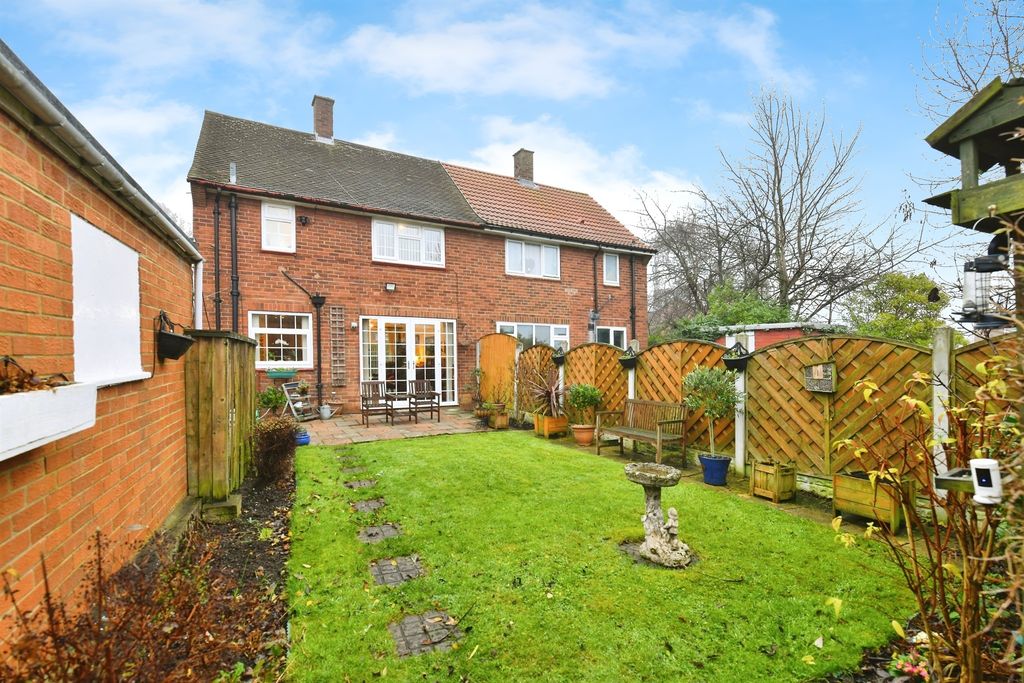 Property photo 2 of 17
