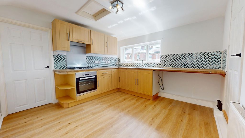 Property photo 2 of 17 4361914