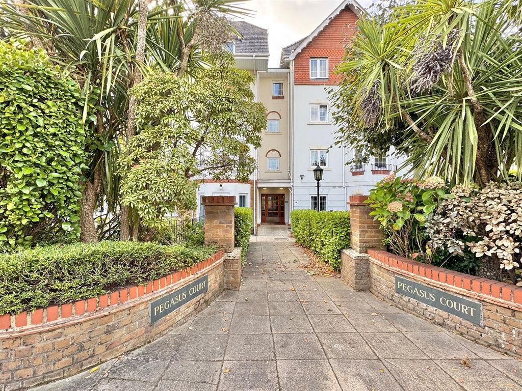 Property photo 2 of 19 Entrance To Building.Jpg