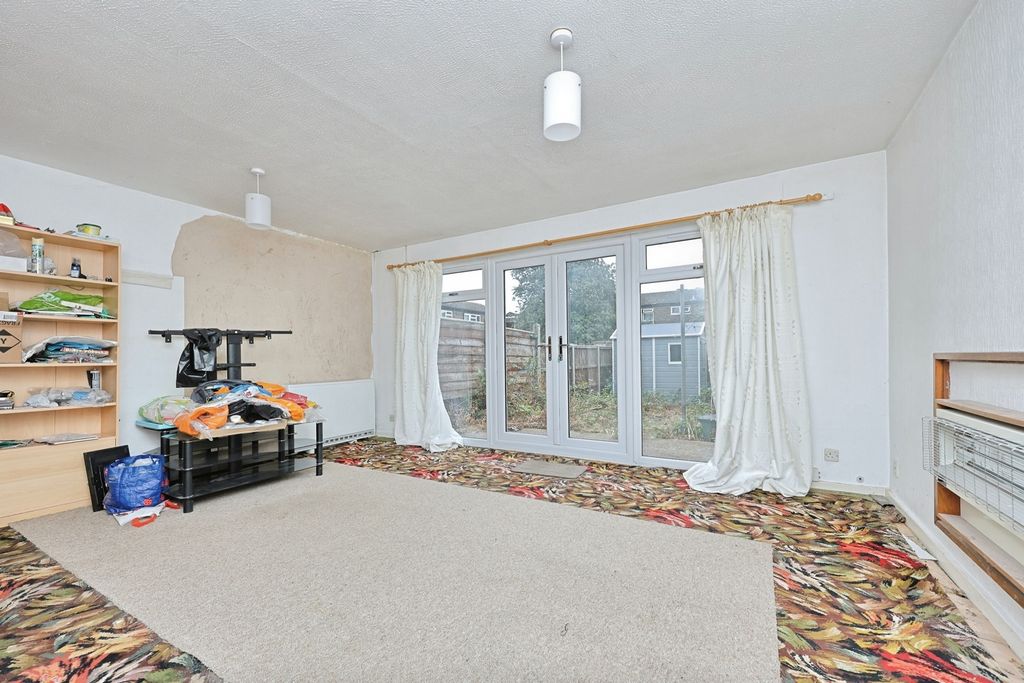 Property photo 3 of 9 Pbox-Img.Jpg