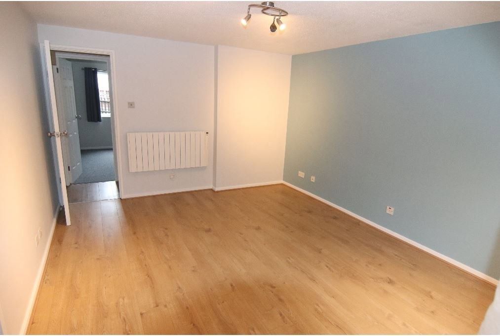 Property photo 3 of 8 4511212