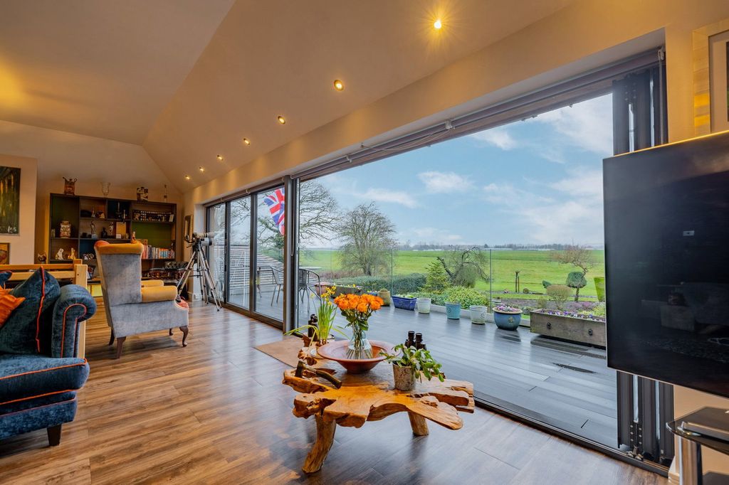 Property photo 1 of 58