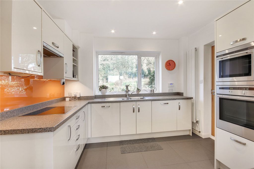 Property photo 2 of 16 Kitchen