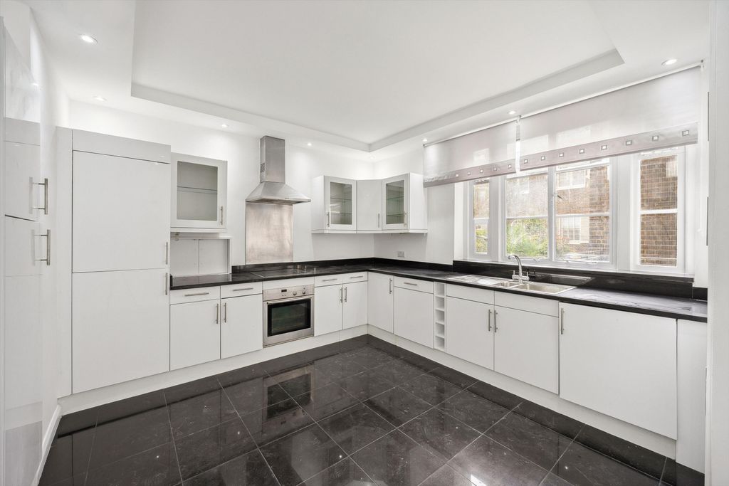 Property photo 2 of 20 Image