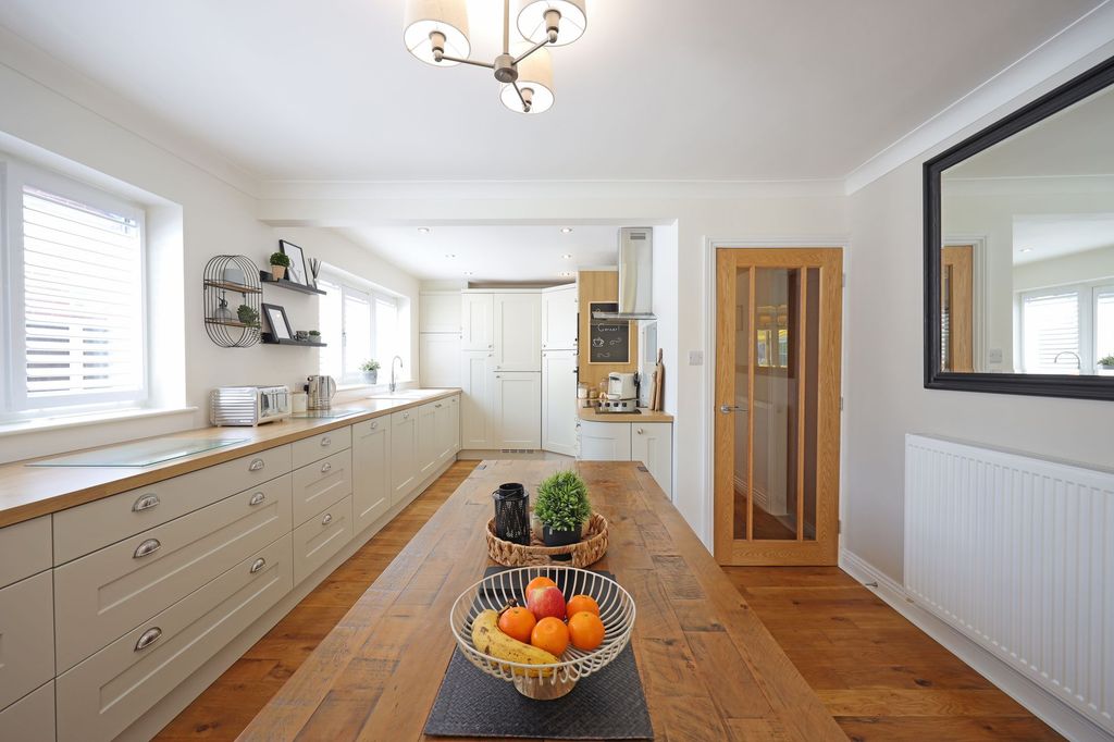 Property photo 3 of 39