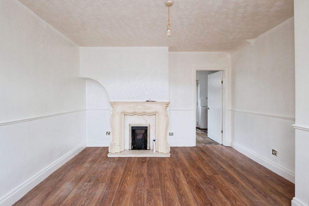 Property photo 2 of 19 Pbox-Img.Jpg