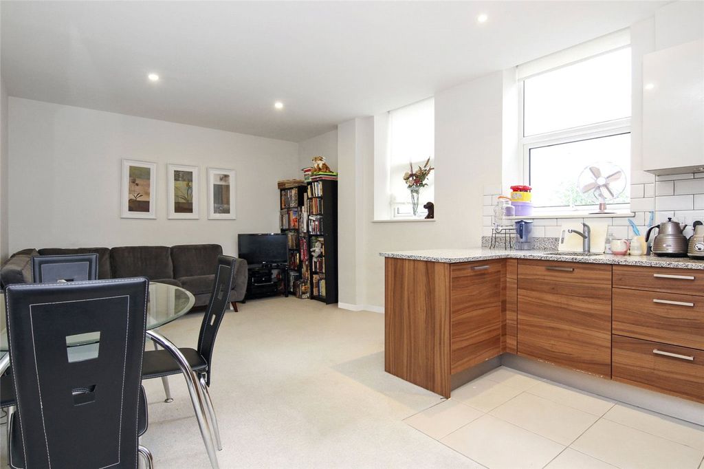 Property photo 1 of 10 Picture No. 05