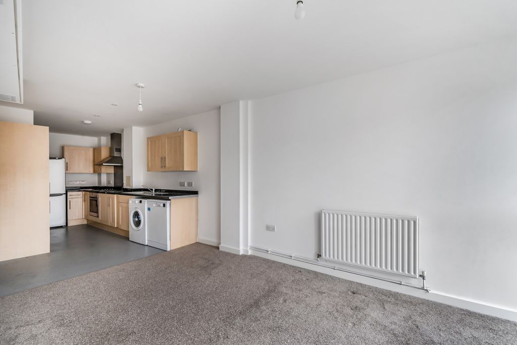 Property photo 2 of 12 Lounge