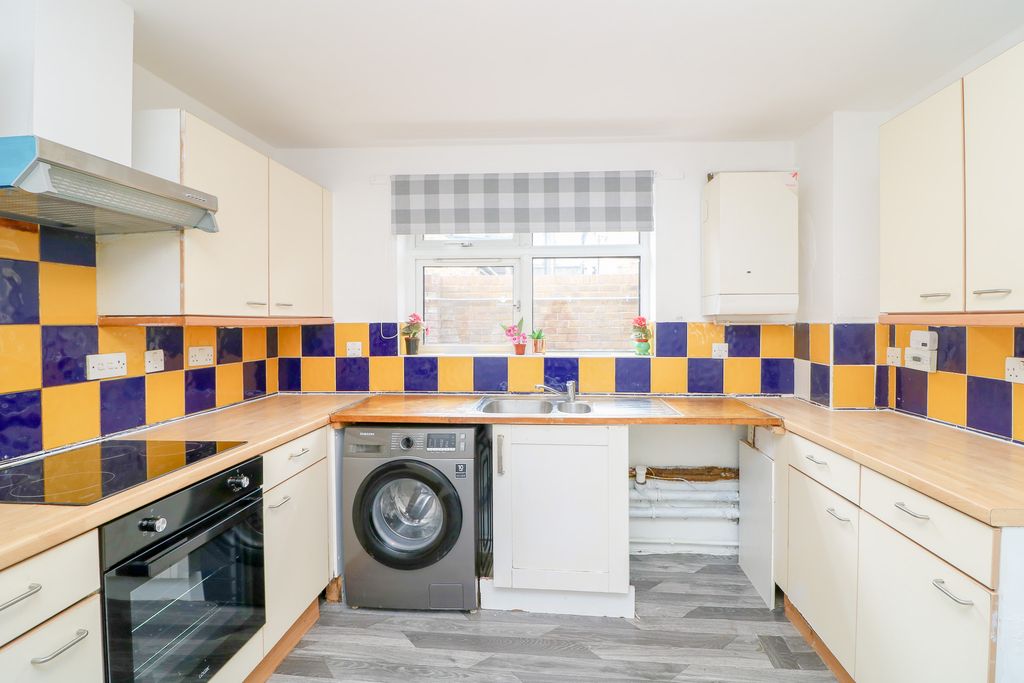 Property photo 3 of 13